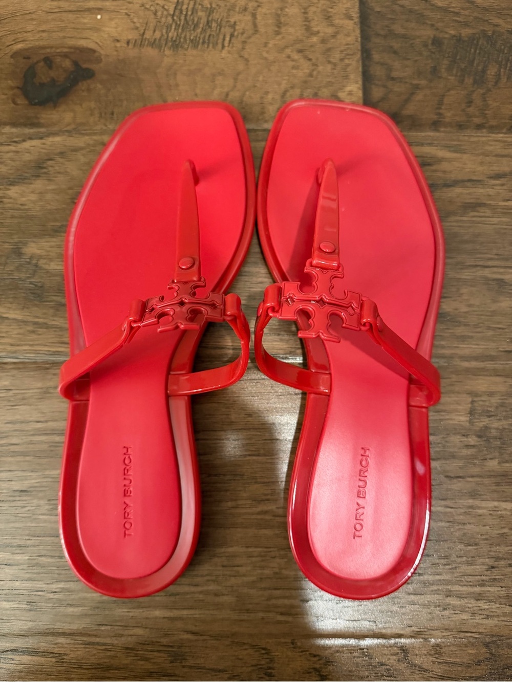 Tory Burch Red Jelly Logo Thong Sandals - Picture 2 of 3